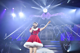 東山奈央、Xmasイブにファンクラブ会員限定ライブ開催！ 新曲も披露した公演レポート 画像
