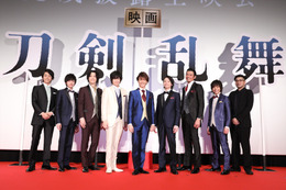 「映画刀剣乱舞」主題歌・西川貴教も続編で刀剣男士に!? 笑いに包まれた完成披露上映会レポ 画像