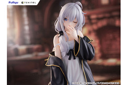 眠たげな表情で佇む銀髪美少女は誰でしょう？「そう、私です」――「魔女の旅々」イレイナがフリューオリジナルポーズで立体化！ 画像