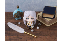 「葬送のフリーレン」おすわり＆見上げポーズがキュート♪ フリーレンがデフォルメフィギュアシリーズ「るかっぷ」に登場 画像